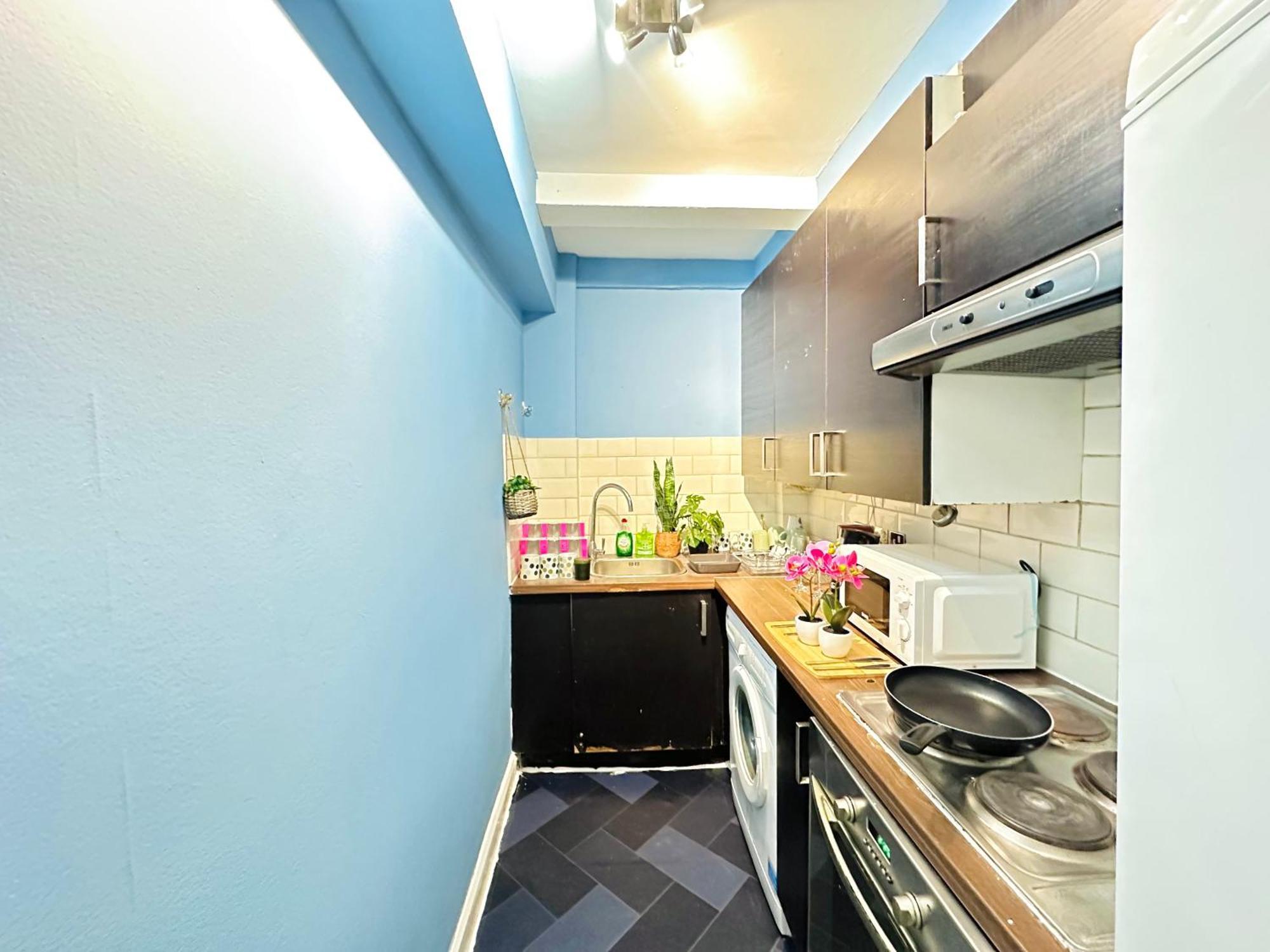 Hyde Park Comfortable Two Bedroom Apartment لندن المظهر الخارجي الصورة