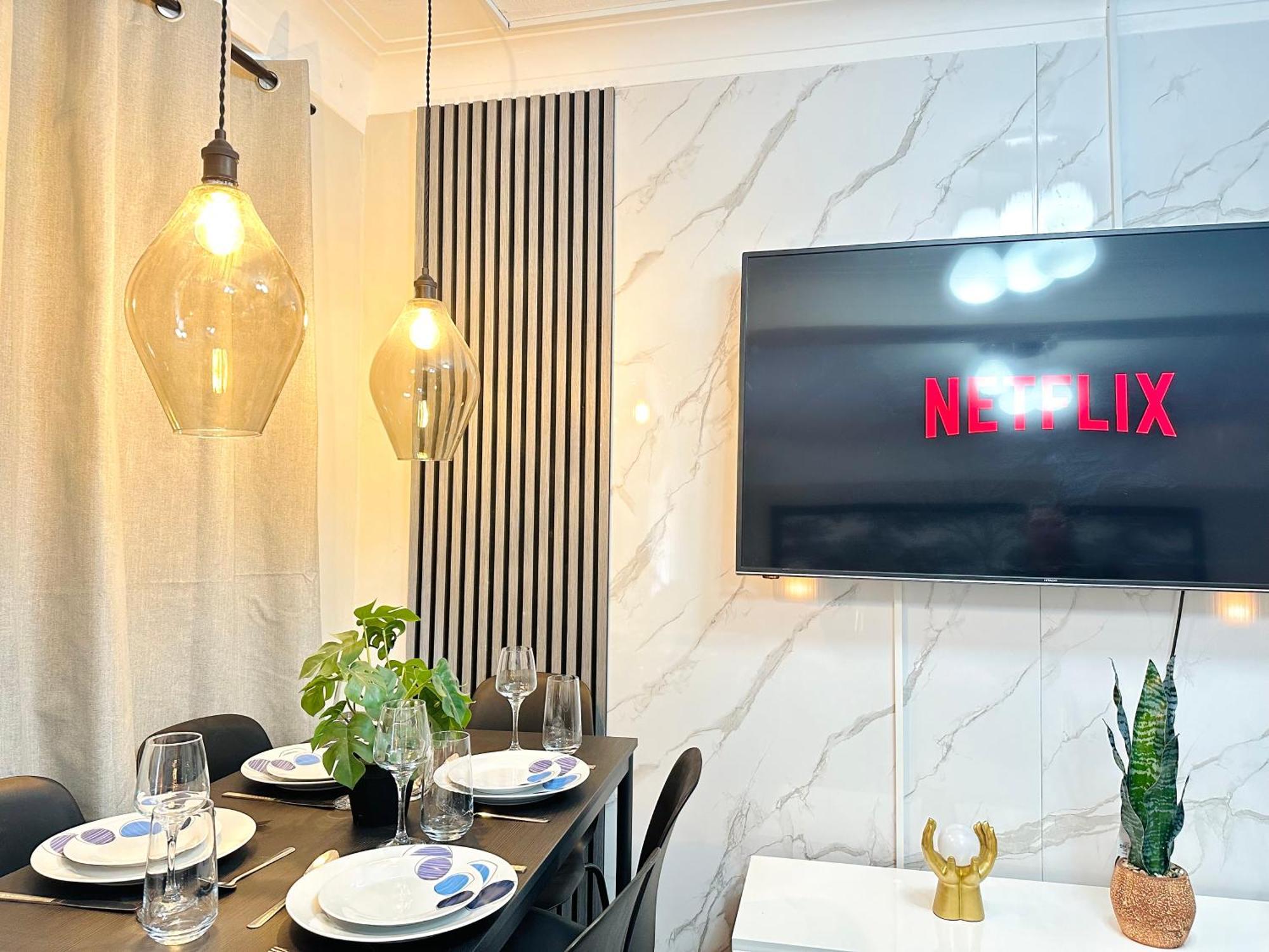 Hyde Park Comfortable Two Bedroom Apartment لندن المظهر الخارجي الصورة