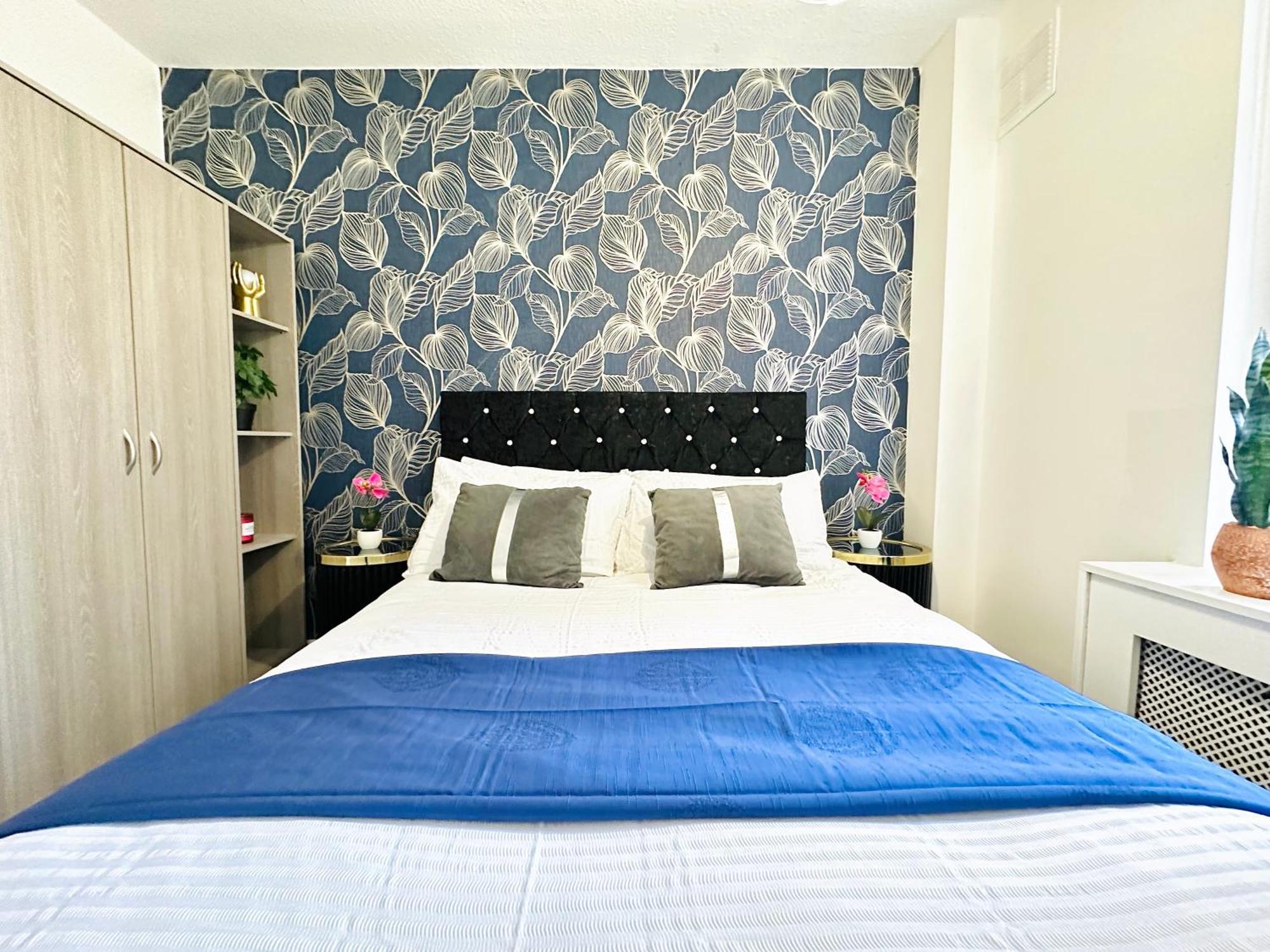 Hyde Park Comfortable Two Bedroom Apartment لندن المظهر الخارجي الصورة
